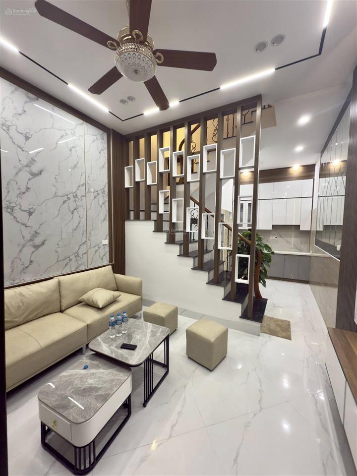 Cần bán nhà hào nam, ngõ nông gần phố, khu dân trí cao, nhiều tiện ích, nhà đẹp ở ngay, 37m2x5t