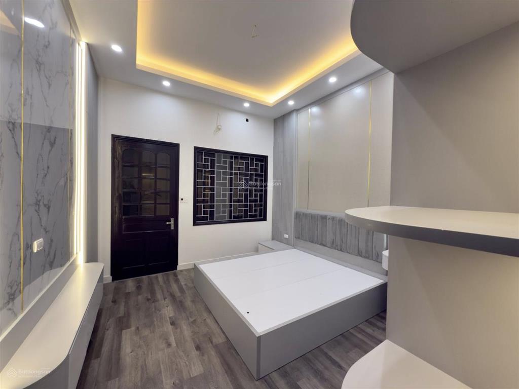 Cần bán nhà hào nam, ngõ nông gần phố, khu dân trí cao, nhiều tiện ích, nhà đẹp ở ngay, 37m2x5t