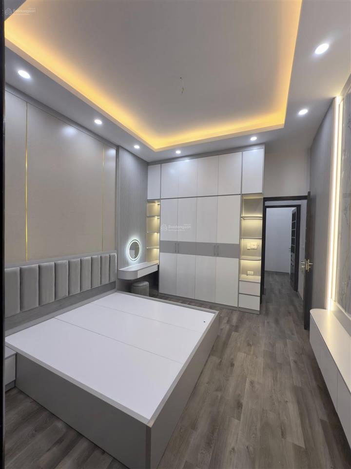 Cần bán nhà hào nam, ngõ nông gần phố, khu dân trí cao, nhiều tiện ích, nhà đẹp ở ngay, 37m2x5t