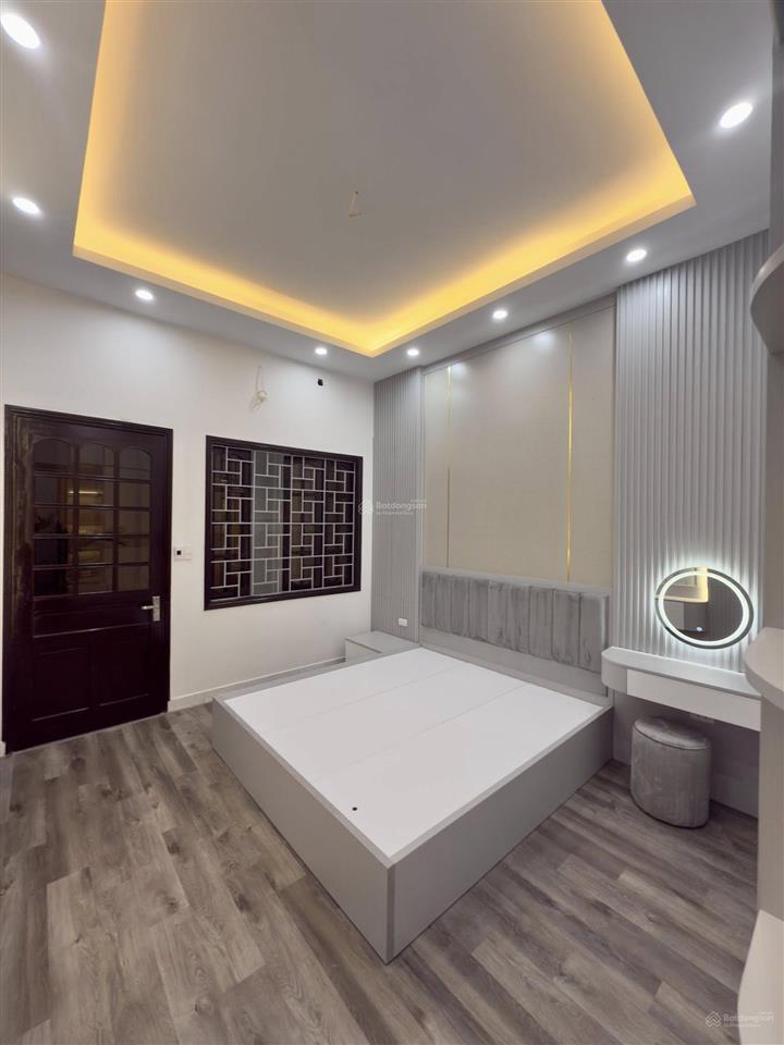 Cần bán nhà hào nam, ngõ nông gần phố, khu dân trí cao, nhiều tiện ích, nhà đẹp ở ngay, 37m2x5t
