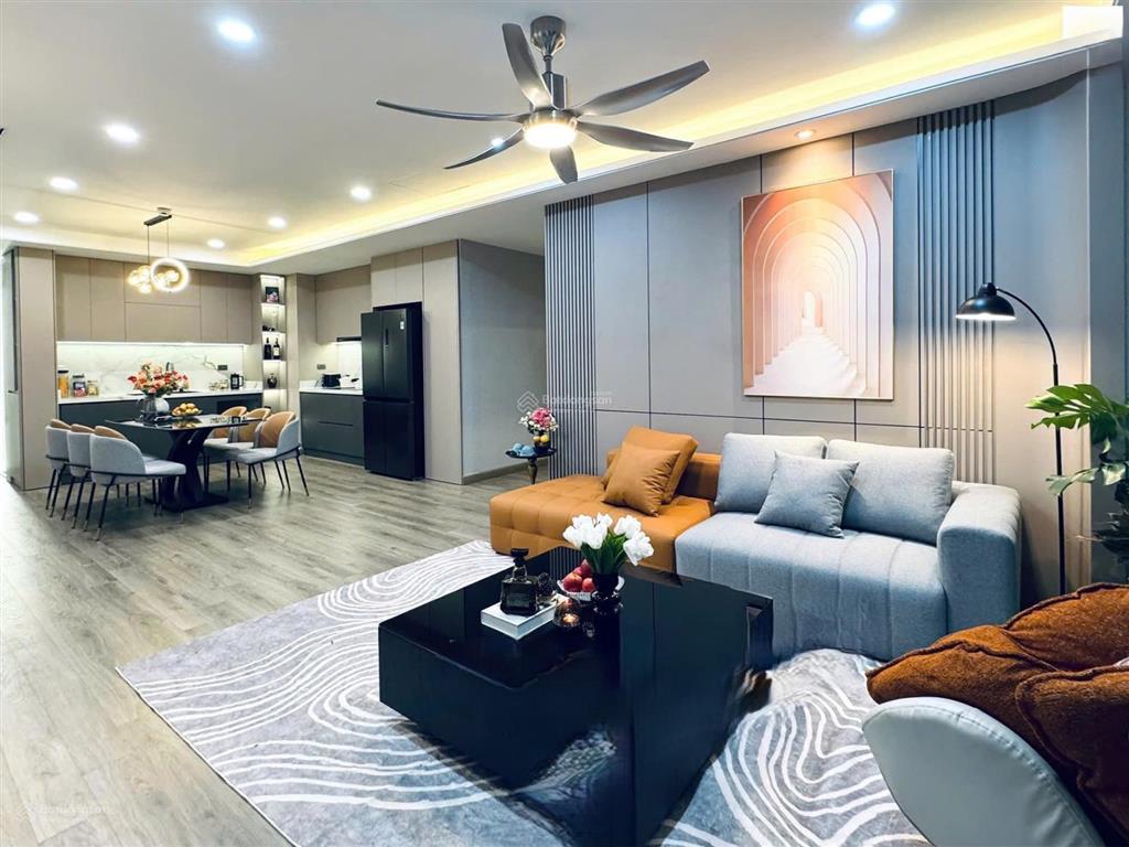 Cần bán căn chung cư c14 bắc hà, nam từ liêm, dt 135m2, full đồ sổ đỏ giá 8.2 tỷ0962 449 ***