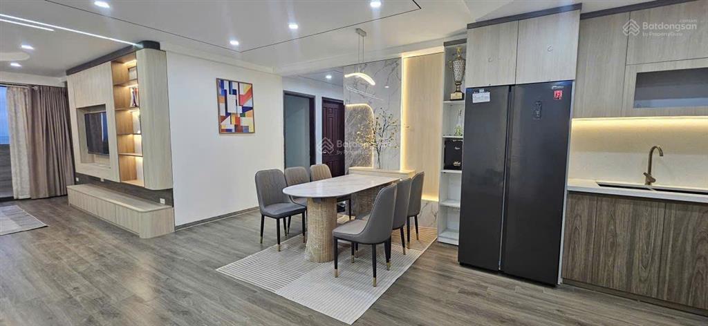 Bán cc tại tòa nhà 335 cầu giấy, giá ưu đãi 7,6 tỷ, dt 90m2, 3pn, 2wc, nội thất cơ bản 0936 071 ***