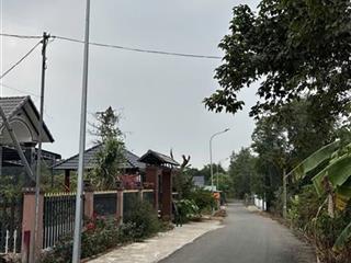 Chủ cần bán gấp đất 
ngay sau ủy ban xã suối nghệ châu Đức tphcm