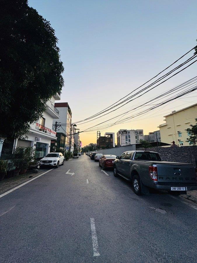 Bán đất tặng nhà vỉa hè ô tô tránh kinh doanh ngô gia tự long biên 300m mặt tiền 12m 48 tỷ tl