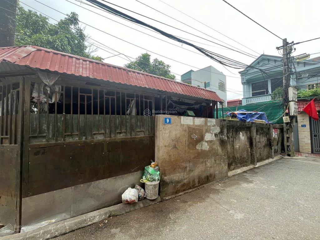 Cc gửi bán lô đất đẹp mặt ngõ ô tô kinh doanh full thổ cư giá chỉ 85 triệu/m2 thương lượng