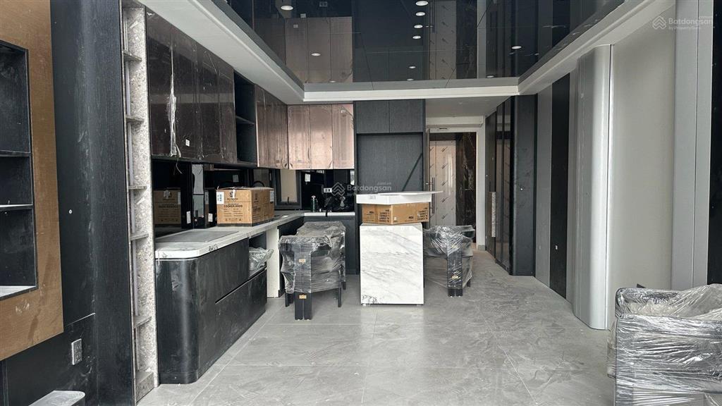 Bán nhà cc 7 tầng tm full nội thất ô tô tránh kinh doanh view hồ... giá nhỉnh 14 tỷ thương lượng.