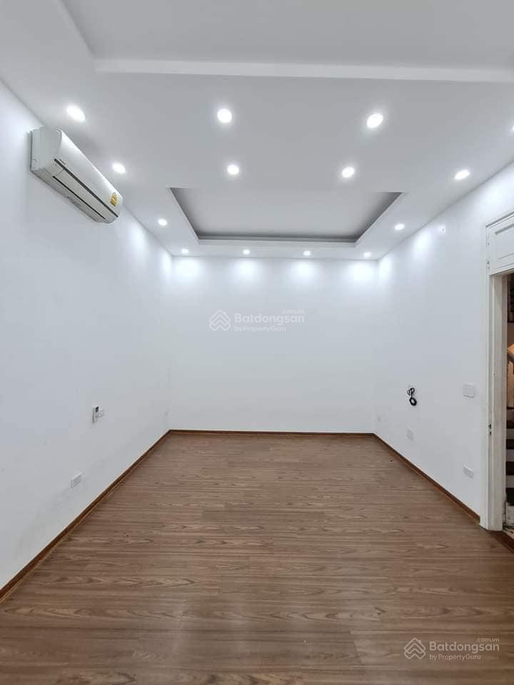 Cho thuê nhà ngõ 176 mai dịch  cầu giấy  hà nội, dt 70m2x5 tầng, ô tô đỗ cửa, mới đẹp làm vp, ở