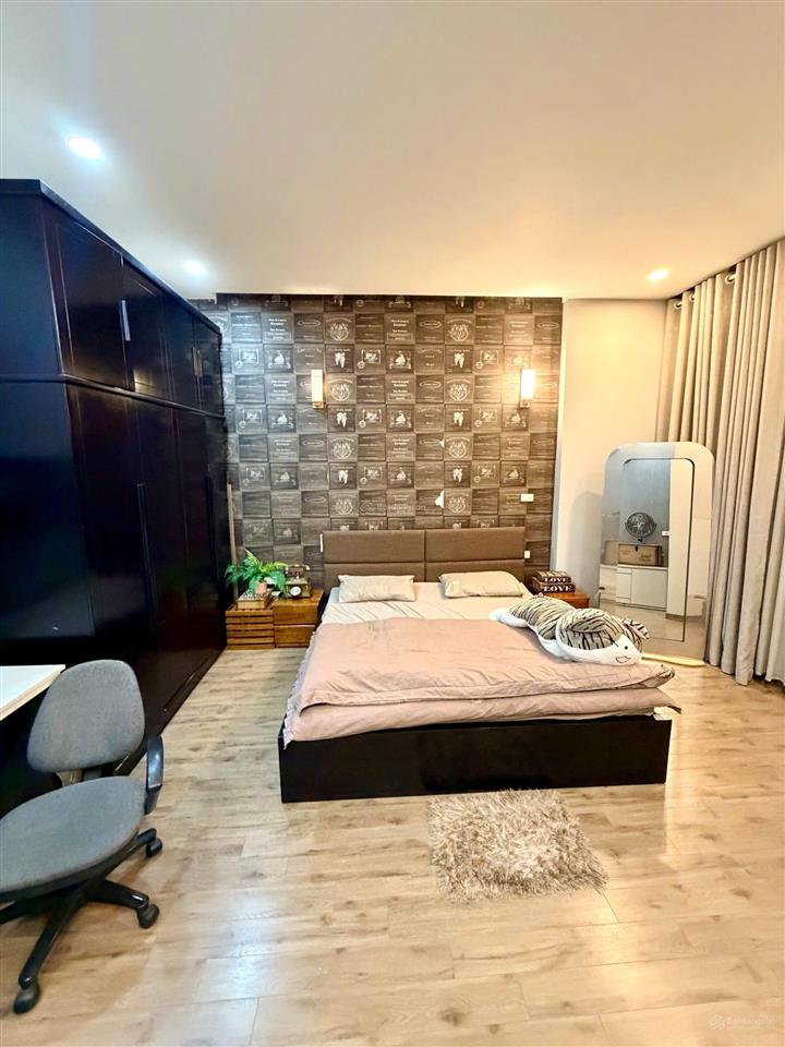 Bán nhà riêng 48m2 x 5 tầng, ô tô đỗ cửa tại phố trung kính, phường yên hòa mới đẹp, ở ngay