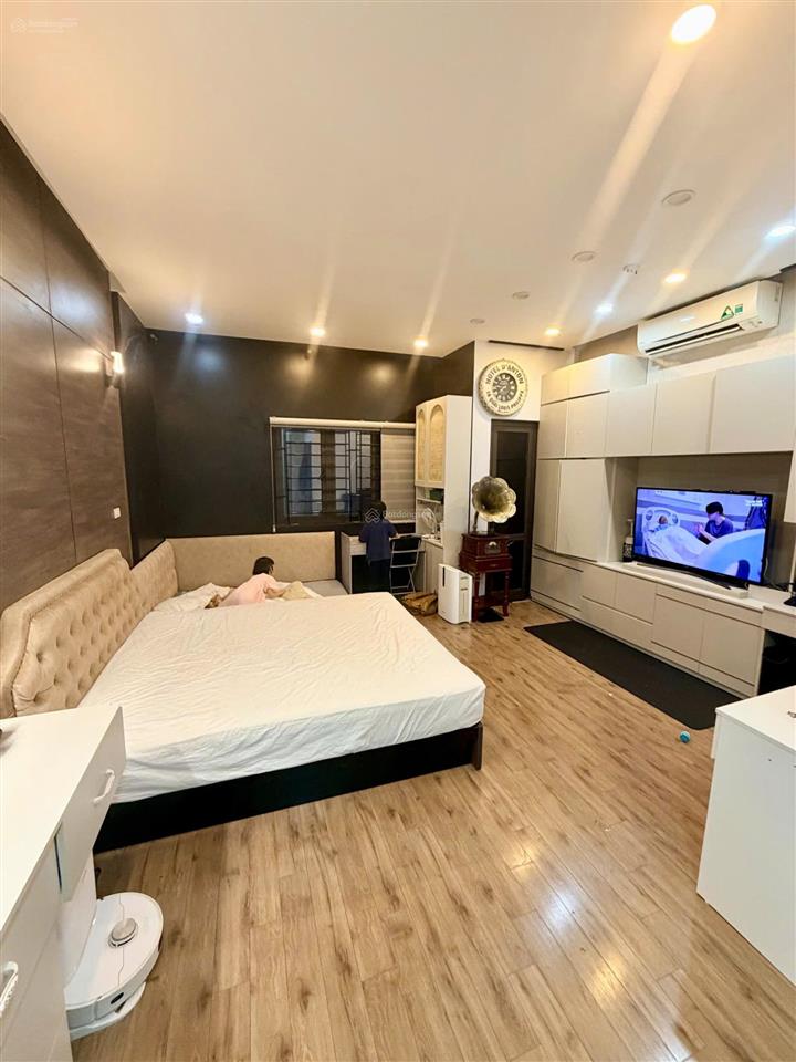 Bán nhà riêng 48m2 x 5 tầng, ô tô đỗ cửa tại phố trung kính, phường yên hòa mới đẹp, ở ngay