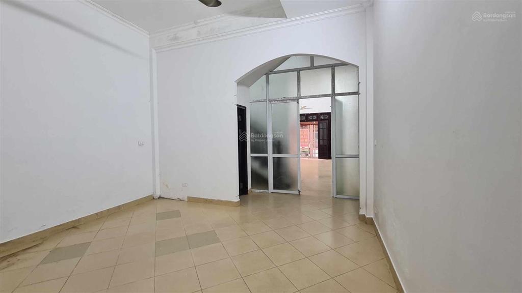 Cho thuê nhà 60m2 x 4 tầng ngõ 18 phố mạc thái tổ  yên hòa làm văn phòng, ở, kinh doanh