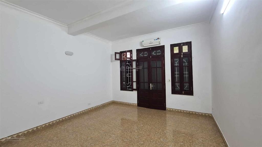 Cho thuê nhà 60m2 x 4 tầng ngõ 18 phố mạc thái tổ  yên hòa làm văn phòng, ở, kinh doanh