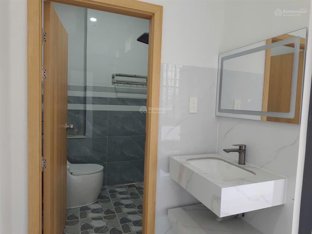 Cần bán nhà mới xây dựng ngay tại kđt sầm uất p. đông hoà, tp.hcm 104m2 7ty850