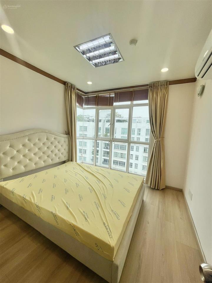 Cho thuê gấp penthouse new saigon hagl3.1 trệt, 2lầu , 4pn 1 kho, 4wc, 360m2,sân vườn.0989 797 ***