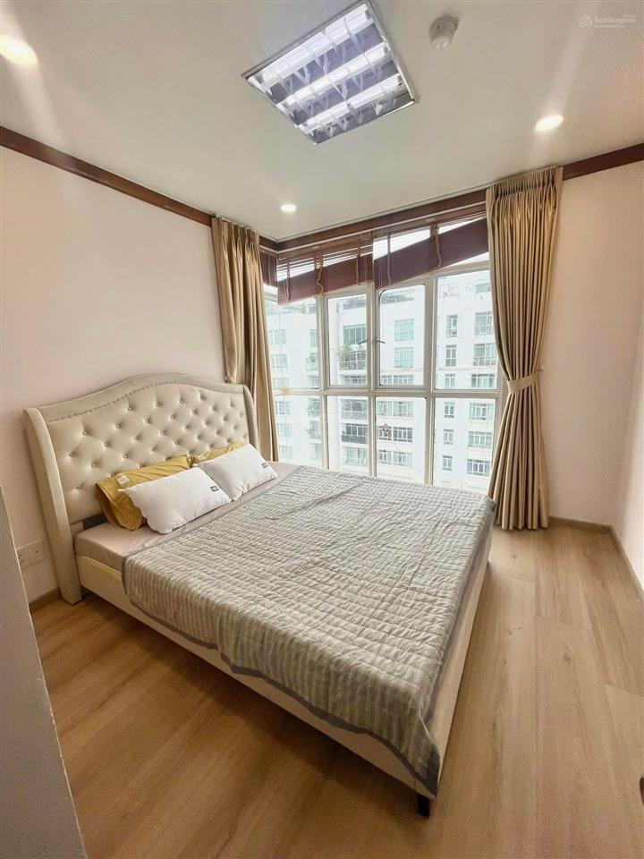 Cho thuê gấp penthouse new saigon hagl3.1 trệt, 2lầu , 4pn 1 kho, 4wc, 360m2,sân vườn.0989 797 ***