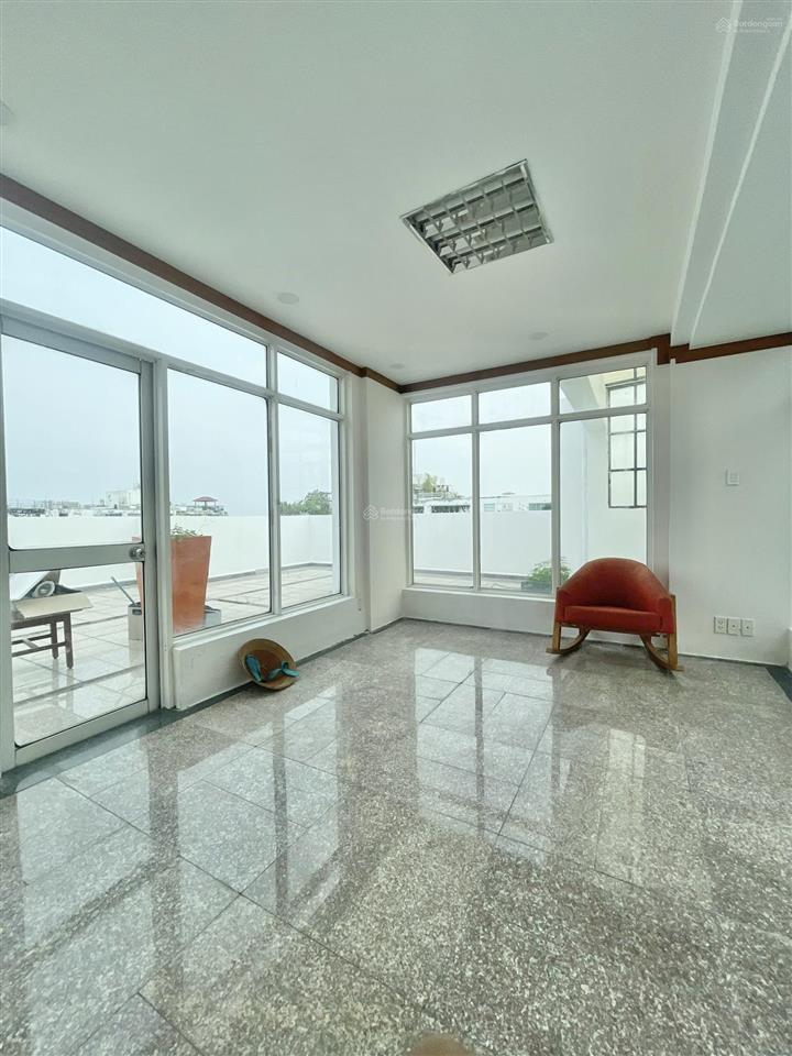 Cho thuê gấp penthouse new saigon hagl3.1 trệt, 2lầu , 4pn 1 kho, 4wc, 360m2,sân vườn.0989 797 ***
