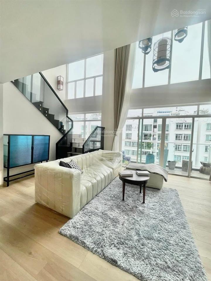 Cho thuê gấp penthouse new saigon hagl3.1 trệt, 2lầu , 4pn 1 kho, 4wc, 360m2,sân vườn.0989 797 ***