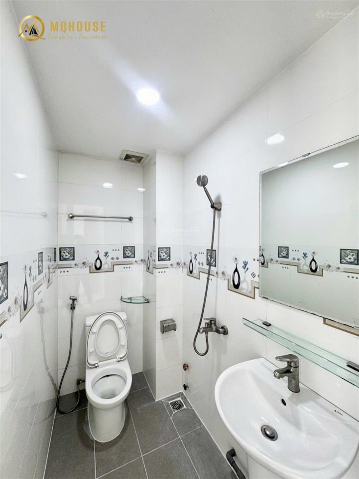 Cho thuê căn hộ full nội thất ban công view thành phố ngay phan đăng lưu, phan xích long