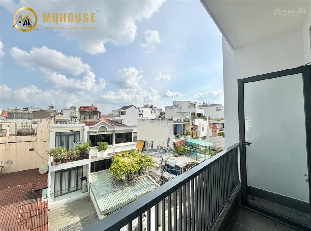 Cho thuê căn hộ full nội thất ban công view thành phố ngay phan đăng lưu, phan xích long