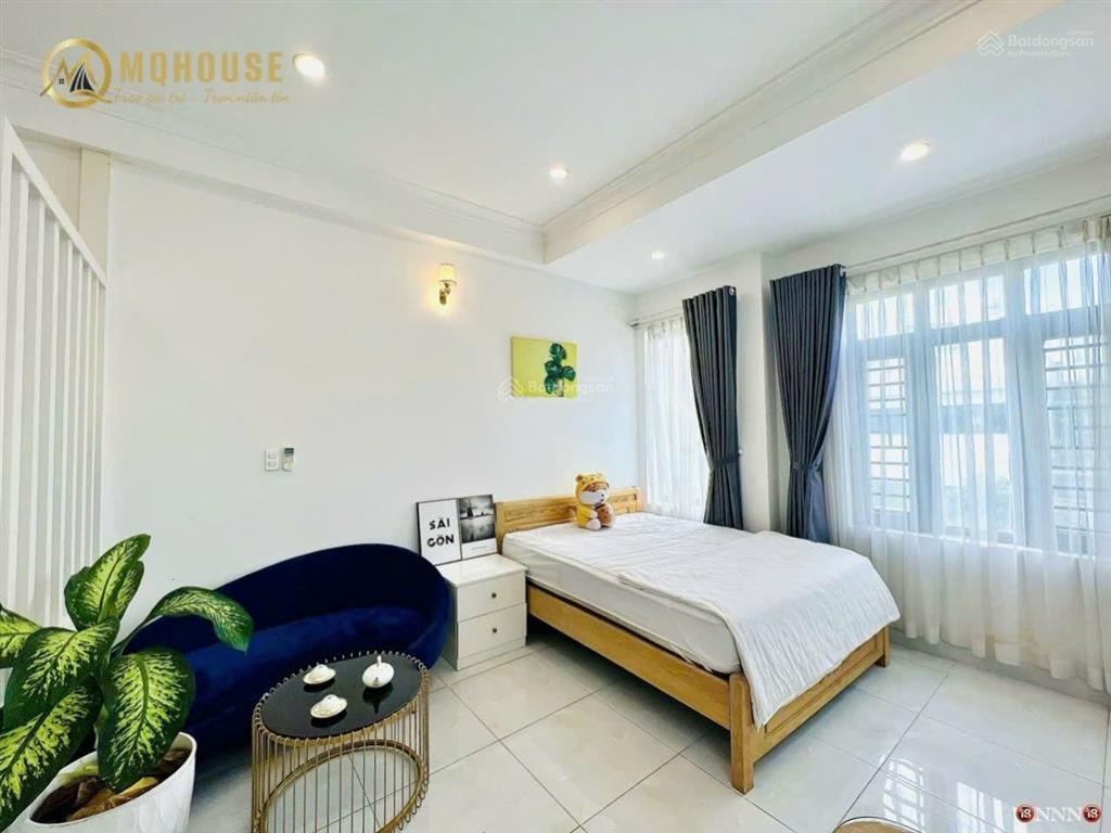 Căn hộ siêu thoáng rộng 40m2 có thang máy bãi xe oto. nằm gần công viên hoàng văn thụ
