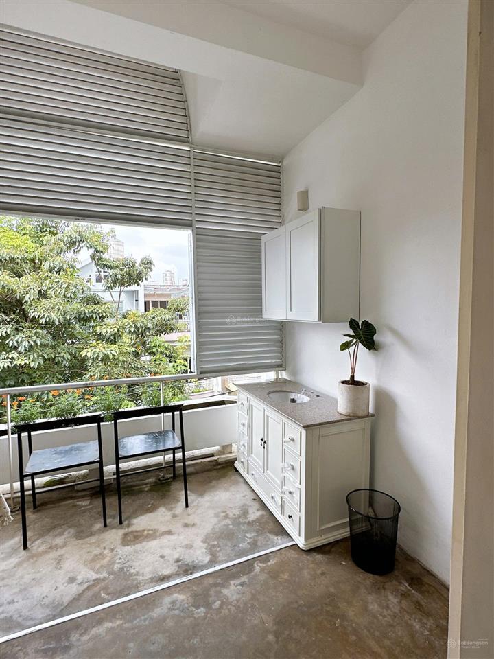 Penthouse 1pn tách bếp gần 50m2 full nội thất có máy giặt riêng , khu học viện cán bộ an ninh