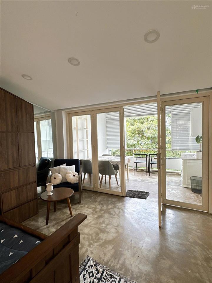 Penthouse 1pn tách bếp gần 50m2 full nội thất có máy giặt riêng , khu học viện cán bộ an ninh