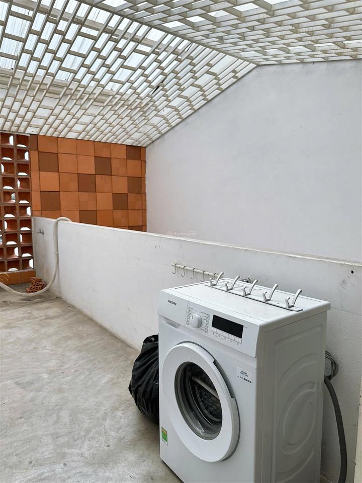 Penthouse 1pn tách bếp gần 50m2 full nội thất có máy giặt riêng , khu học viện cán bộ an ninh