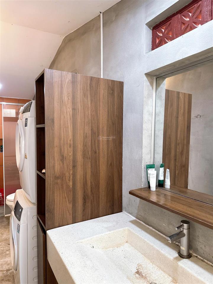 Penthouse 1pn tách bếp gần 50m2 full nội thất có máy giặt riêng , khu học viện cán bộ an ninh