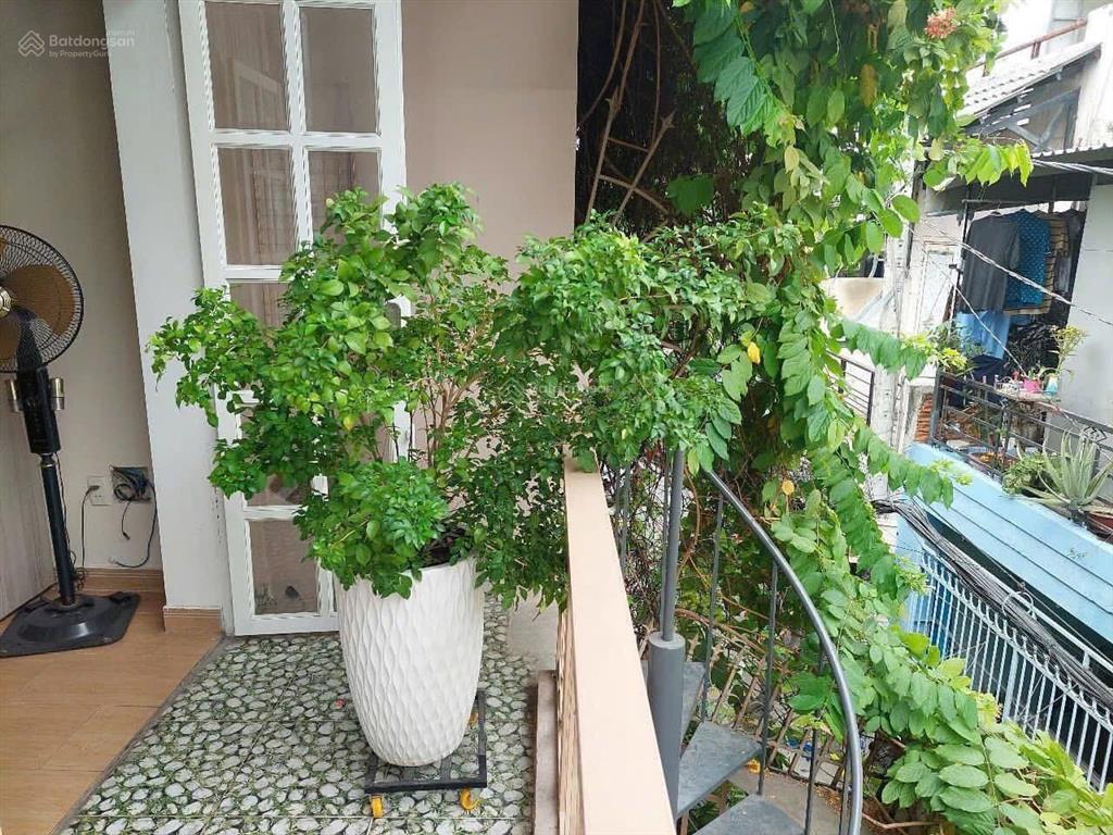 Căn hộ tầm giá 1pn full nội thất ban công mgr thoáng mát lối đi riêng rộng 40m2 ngay quận 1