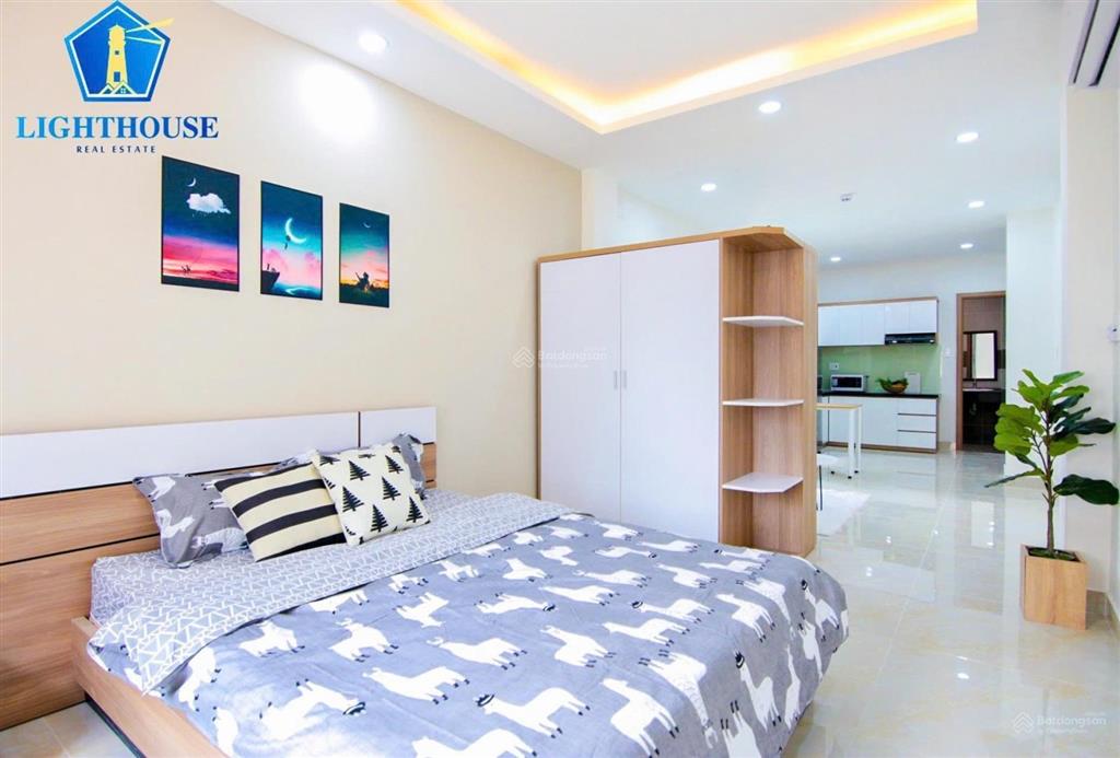 Căn hộ cao cấp 40m2 dạng vách ngăn, full nội thất có thang máy hầm xe, ngay ngã tư phú nhuận