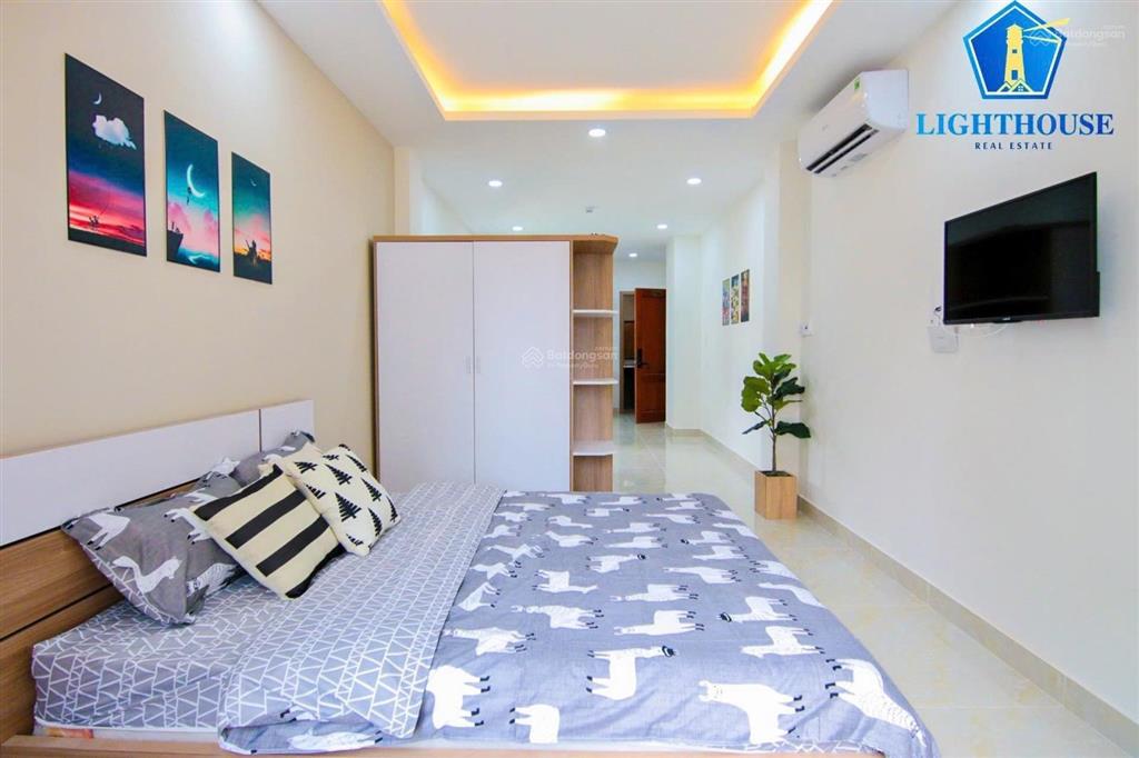 Căn hộ cao cấp 40m2 dạng vách ngăn, full nội thất có thang máy hầm xe, ngay ngã tư phú nhuận
