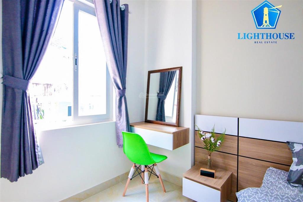 Căn hộ cao cấp 40m2 dạng vách ngăn, full nội thất có thang máy hầm xe, ngay ngã tư phú nhuận