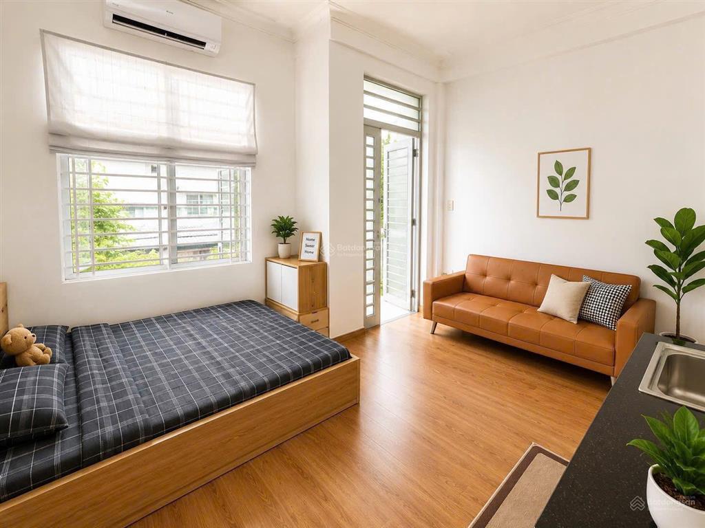 Căn hộ 30m2 ban công full nội thất ngay điện biên phủ gần trường uef, gần hàng xanh, quận 1