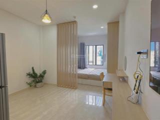 Siêu phẩm tách bếp vách ngăn siêu rộng có cửa sổ to thoáng nhà có thang máy nhà xe rộng an ninh
