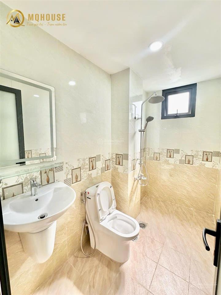 Căn hộ cao cấp hầm xe thang máy bảo vệ, nhà mới xây full nội thất mới tiện di chuyển quận 1, metro