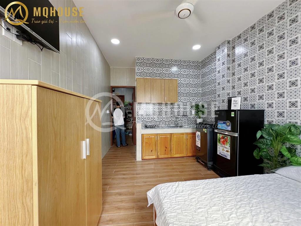 Cho thuê căn hộ hầm xe thang máy full nội thất có máy giặt riêng ban công ngay khu ăn uống