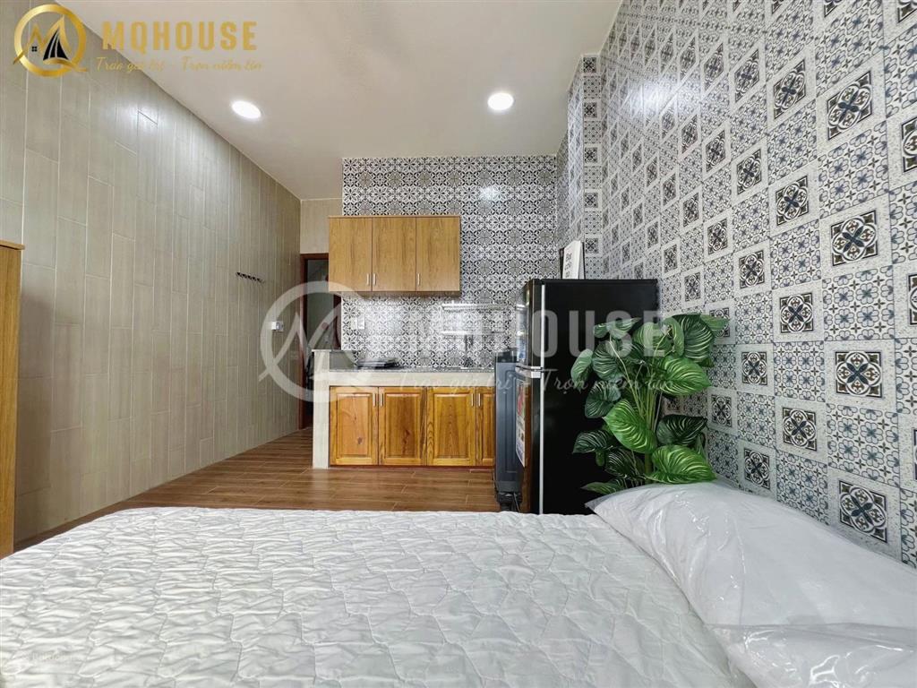 Cho thuê căn hộ hầm xe thang máy full nội thất có máy giặt riêng ban công ngay khu ăn uống