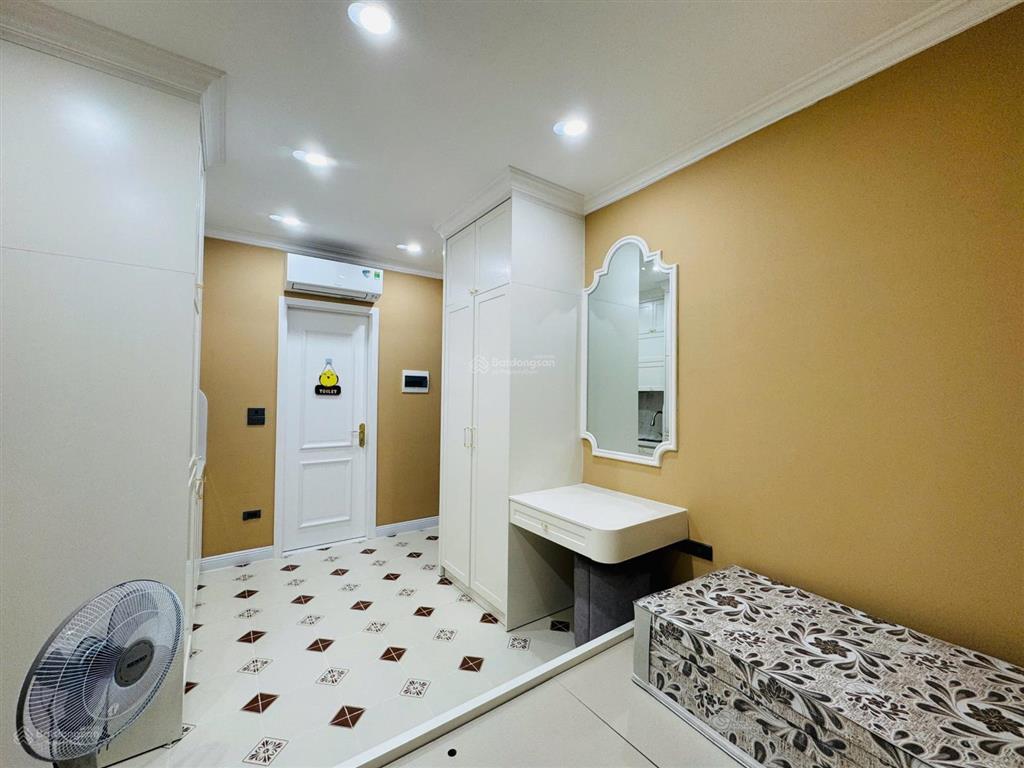 Chính chủ cần cho thuê phòng lạc long quân  cách hồ tây 100m