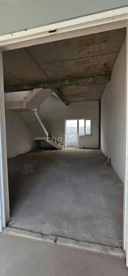 Bán nhà Mega Village Khang Điền, hiện trạng thô, 75m2, xây 3 tầng