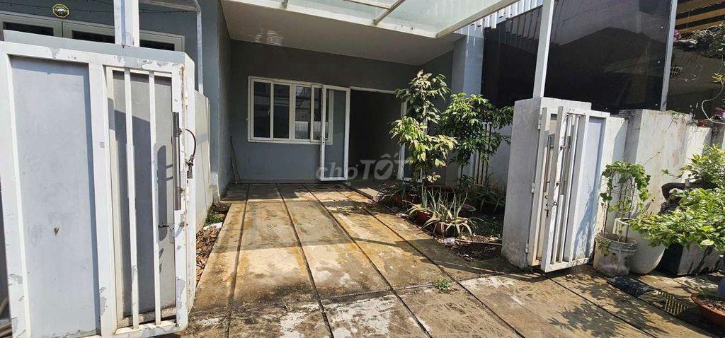 Bán nhà Mega Village Khang Điền, hiện trạng thô, 75m2, xây 3 tầng
