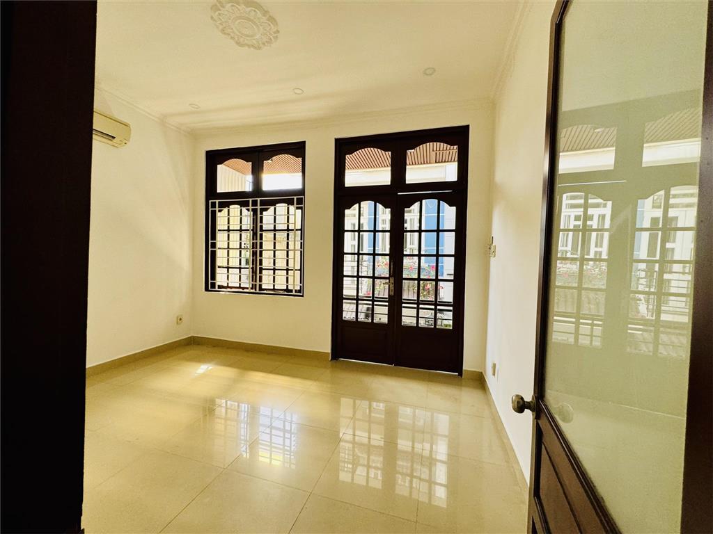 Nhà cho thuê Nguyễn Xí, Bình Thạnh, DT 40m2, 2 tầng, 2 phòng ngủ, hẻm thẳng, an ninh, giá