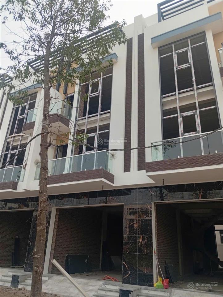 Cho thuê nhà liền kê xây thô hoàn thiện mặt ngoài a2.7 thanh hà cienco5
