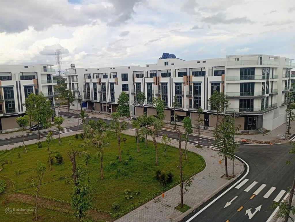 Cho thuê nhà liền kê xây thô hoàn thiện mặt ngoài a2.7 thanh hà cienco5