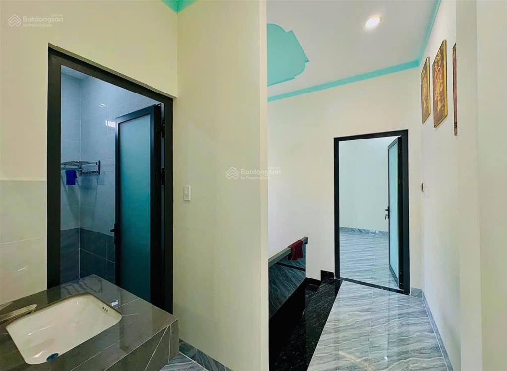 Chủ đang kẹt tiền gấp nên bán nhanh cho khách hàng thật thiện chí căn nhà giáp bình tân