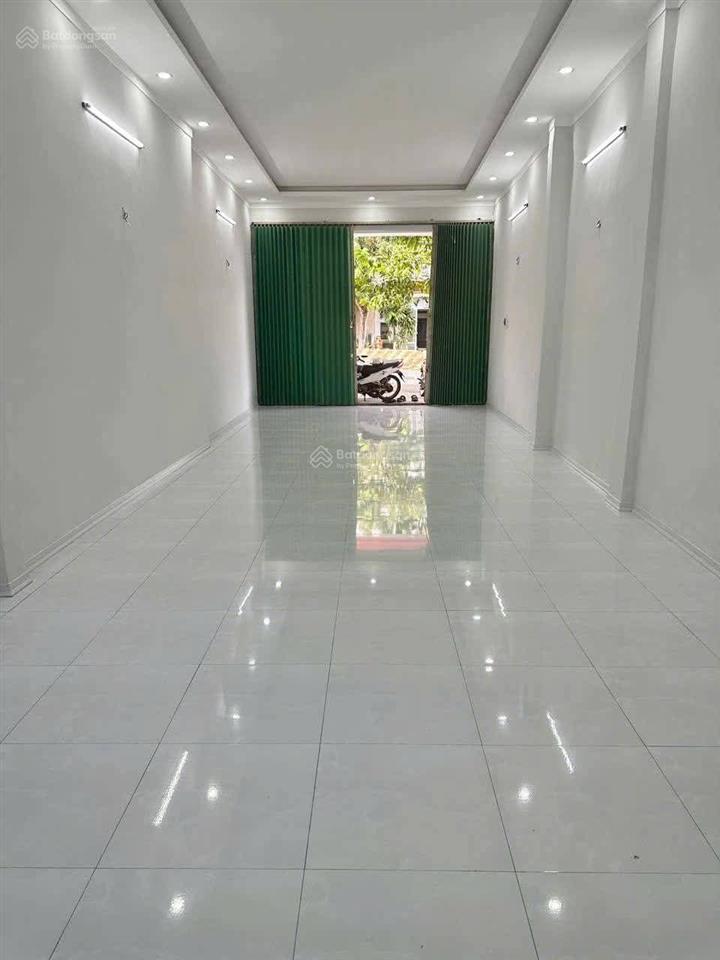 Bán căn nhà kinh doanh mặt tiền trung tâm phố  diện tích 160m2  full thổ cư  nở hậu  giá7,9tỷ