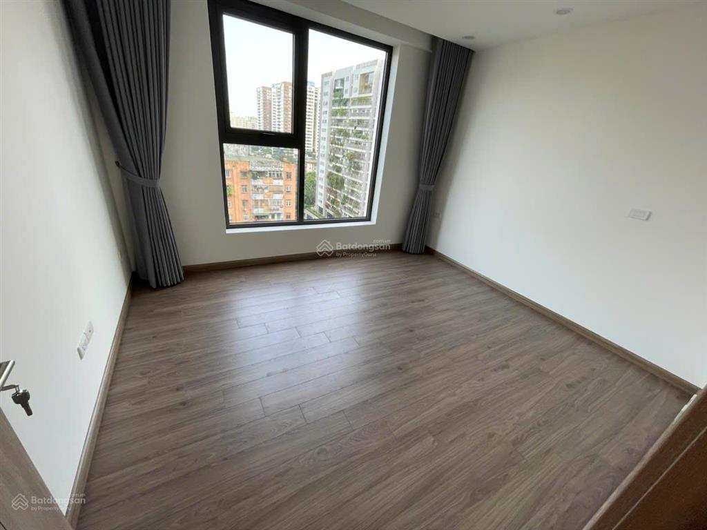 Hot! cho thuê căn hoa hậu tòa handico 33 lê văn lương. 96m². 3 phòng ngủ đồ cơ bản chỉ 18tr/th
