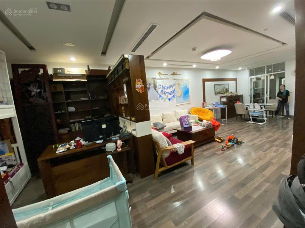 Hot! cho thuê căn hộ 34t mặt đường hoàng đạo thúy. 146m², 3 phòng ngủ full đồ đạc nội thất. 18tr