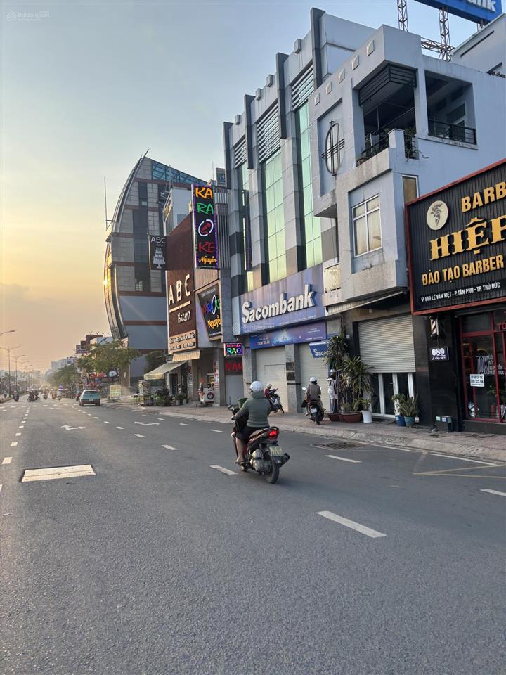 Giá đầu tư  dt lớn 140m2 thổ cư. ngay ngã 3 mỹ thành giao lê văn việt  nguyễn văn tăng