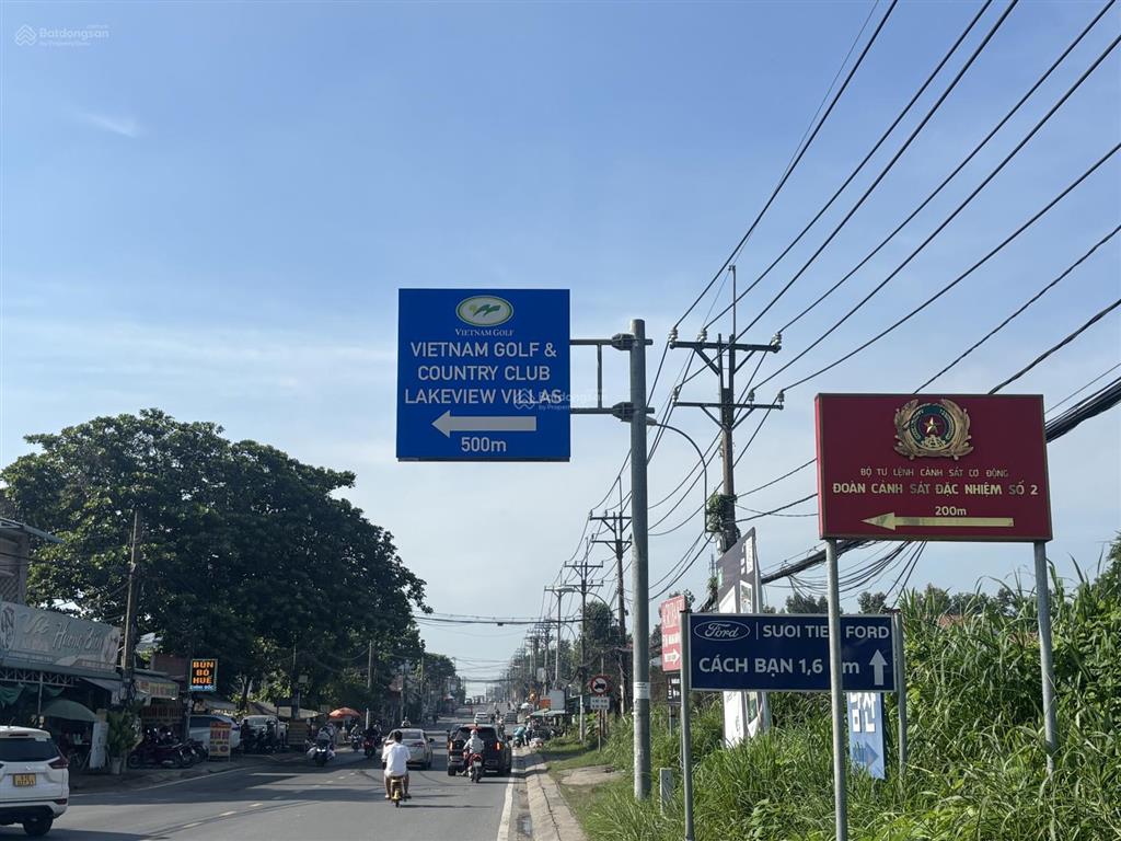 Giá đầu tư  dt lớn 140m2 thổ cư. ngay ngã 3 mỹ thành giao lê văn việt  nguyễn văn tăng