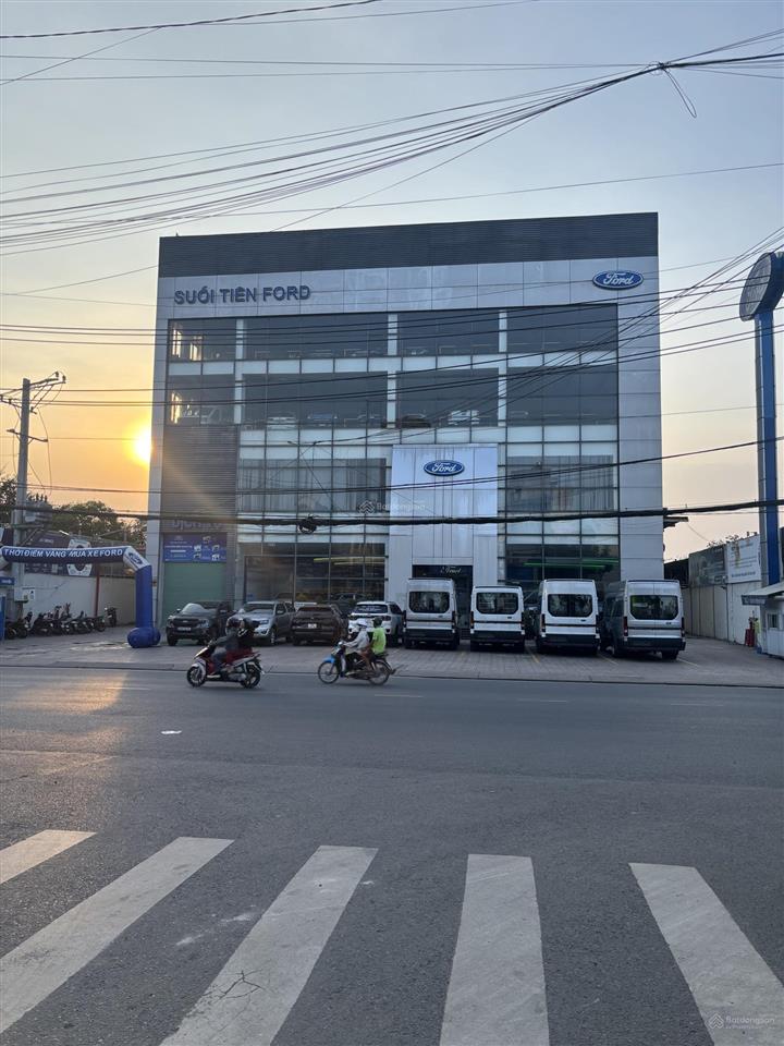 Giá đầu tư  dt lớn 140m2 thổ cư. ngay ngã 3 mỹ thành giao lê văn việt  nguyễn văn tăng