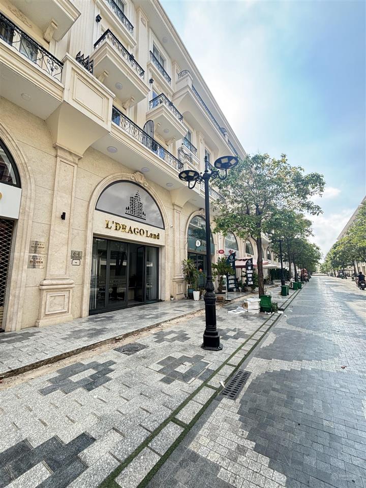 Toà shophouse mặt đường phố đi bộ tại vạn phúc city  làm văn phòng đại diện tập đoàn thương hiệu